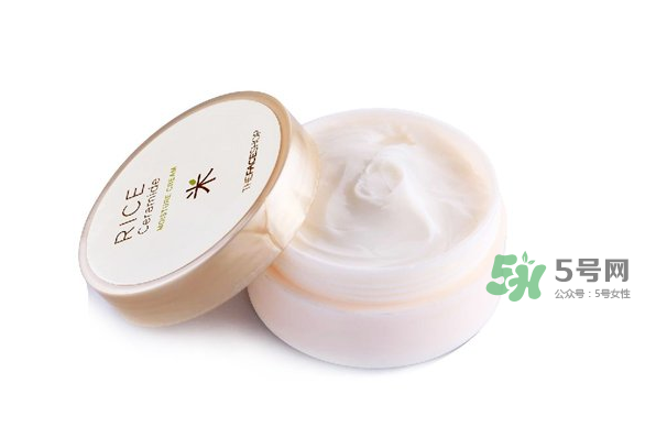 VE膠囊可以直接涂臉嗎？VE膠囊擦臉有什么效果？