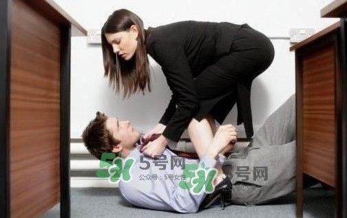 為什么女性遇到性騷擾都選擇容忍？如何懲治性騷擾者？