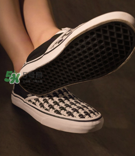 vans與老佛爺karl lagerfeld聯(lián)名系列單品有哪些？