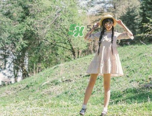 14歲女生胸部變大是正常的嗎？14歲女生的胸多大正常？