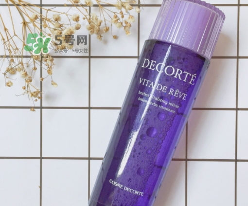 黛珂紫蘇水和sk2神仙水哪個(gè)好？紫蘇水可以和神仙水一起用嗎