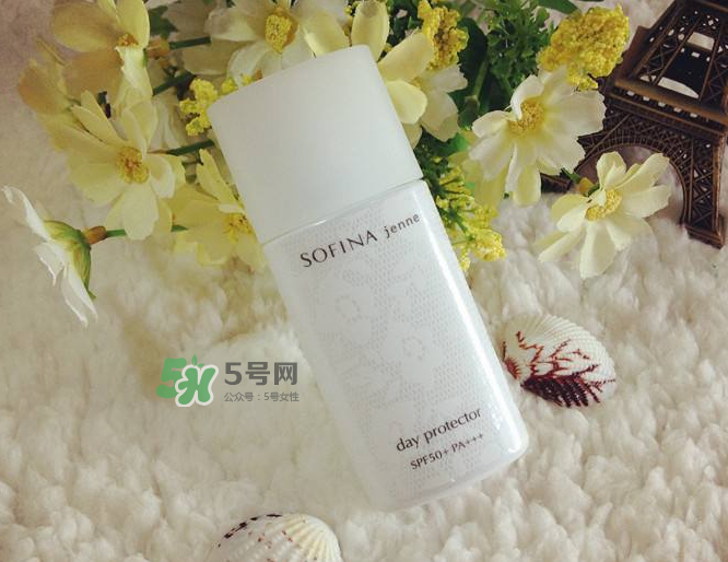 蘇菲娜白蕾絲防水嗎？蘇菲娜白蕾絲悶痘嗎？