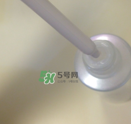 olay玉蘭油小白瓶小綠瓶哪個好？olay小白瓶小綠瓶區(qū)別