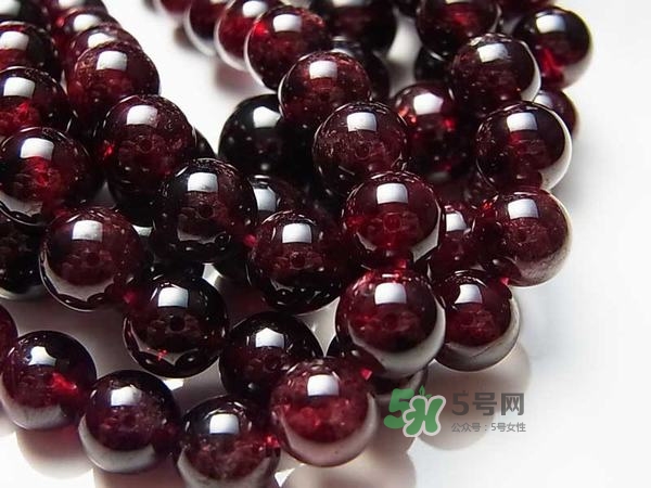 石榴石是什么做的？石榴是是怎么形成的？