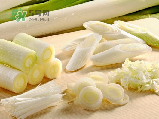 大蔥是蔥黃嗎？大蔥和蔥黃的區(qū)別