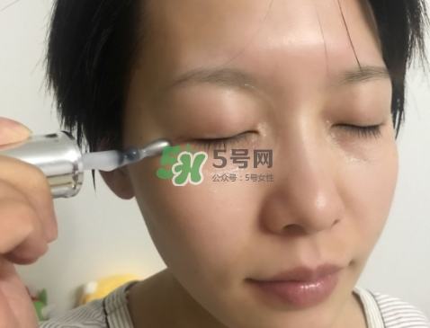蘭蔻小灰瓶怎么用？蘭蔻小灰瓶眼部精華使用方法