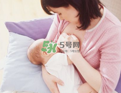 母乳喂養(yǎng)會乳糖不耐受嗎？母乳喂養(yǎng)會過度喂養(yǎng)嗎？