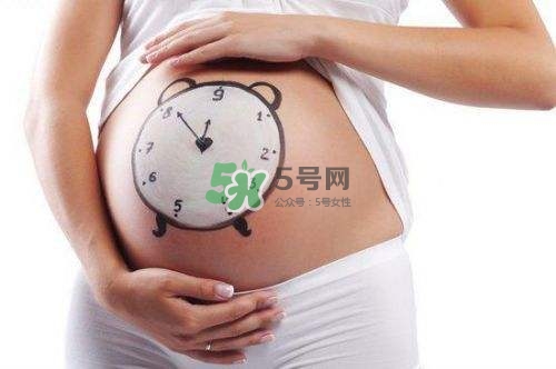 臍帶繞頸是什么原因造成的？臍帶繞頸是多休息還是多運(yùn)動？