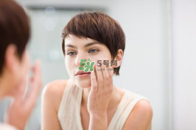 眼霜會(huì)導(dǎo)致脂肪粒嗎？怎么選擇適合自己的眼霜？