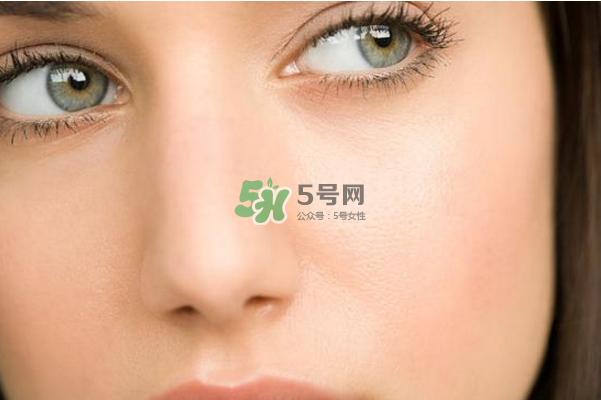 眼霜會(huì)導(dǎo)致脂肪粒嗎？怎么選擇適合自己的眼霜？