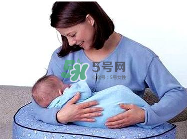 母乳喂養(yǎng)預(yù)防乳腺癌嗎？不喂母乳會(huì)的乳腺癌嗎？