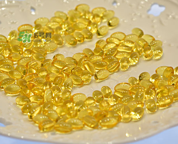 魚肝油可以和鈣一起吃嗎？魚肝油可以和奶粉一起吃嗎？