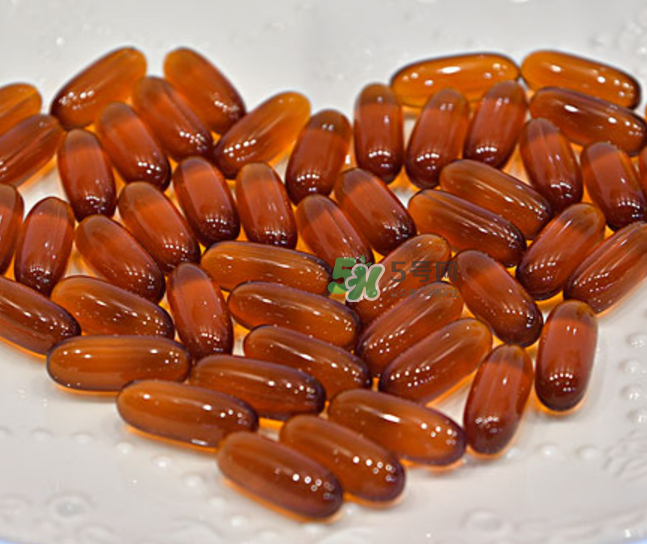 魚肝油可以和鈣一起吃嗎？魚肝油可以和奶粉一起吃嗎？