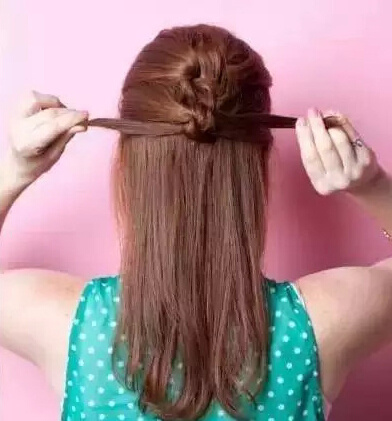 不要再為女兒扎羊角辮了 女孩好看的發(fā)型怎么扎？