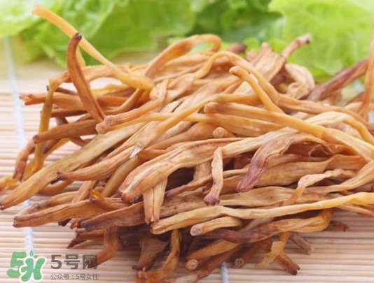 黃花菜為什么苦？黃花菜為什么要曬干