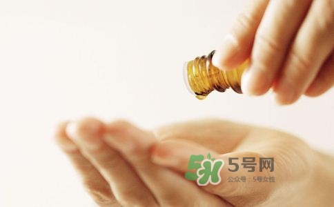 使用潤滑劑會(huì)降低性欲嗎？用口水做潤滑劑好嗎？