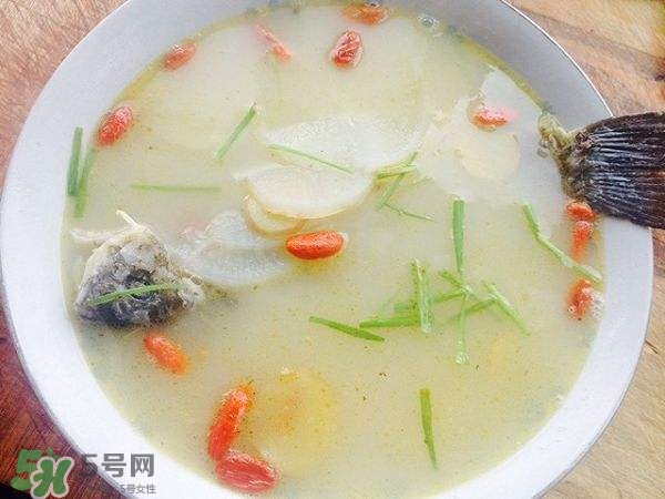 鯽魚湯怎么去腥味？鯽魚湯熬多長(zhǎng)時(shí)間最好？