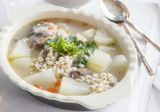 產(chǎn)婦鯽魚湯什么時候喝？產(chǎn)婦鯽魚湯放調(diào)料嗎？
