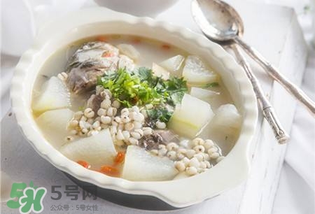 產(chǎn)婦鯽魚湯什么時候喝？產(chǎn)婦鯽魚湯放調(diào)料嗎？
