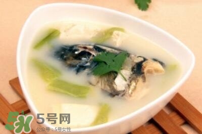 產(chǎn)婦鯽魚湯什么時候喝？產(chǎn)婦鯽魚湯放調(diào)料嗎？