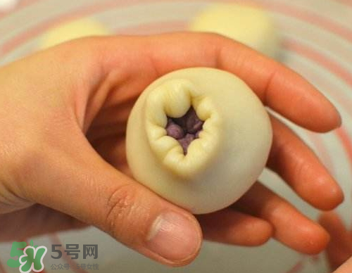 蛋黃酥油皮怎么揉出膜？蛋黃酥油皮不出膜怎么辦？