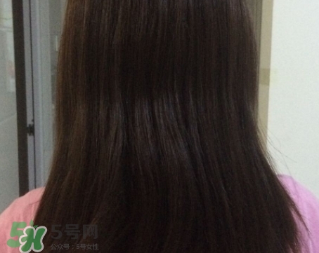 護(hù)發(fā)精油什么時(shí)候用最好？護(hù)發(fā)精油什么時(shí)候涂頭發(fā)