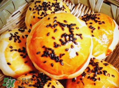 蛋黃酥用什么面粉？蛋黃酥能用低筋面粉嗎？