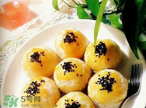 蛋黃酥用什么面粉？蛋黃酥能用低筋面粉嗎？