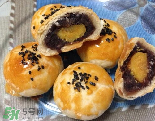 蛋黃酥用什么面粉？蛋黃酥能用低筋面粉嗎？