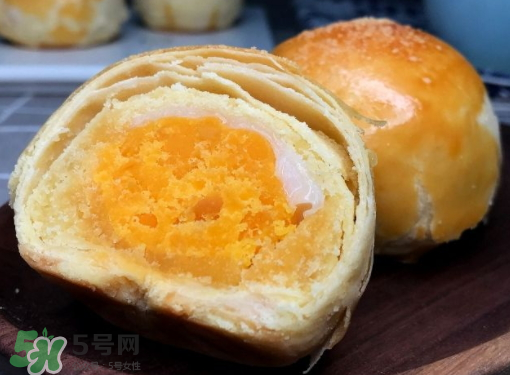 蛋黃酥可以用黃油嗎？蛋黃酥用豬油還是黃油？