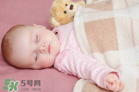 怎么樣培養(yǎng)寶寶自己入睡？怎么樣培養(yǎng)寶寶整夜睡覺？