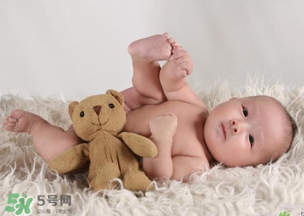 寶寶驚厥是什么癥狀？如何區(qū)別寶寶驚厥和驚跳？