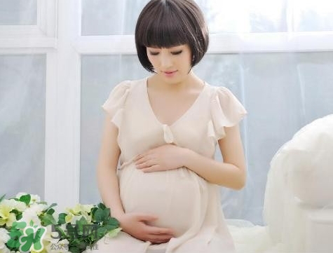 大腿長(zhǎng)了妊娠紋怎么辦？為什么大腿外側(cè)有條紋？