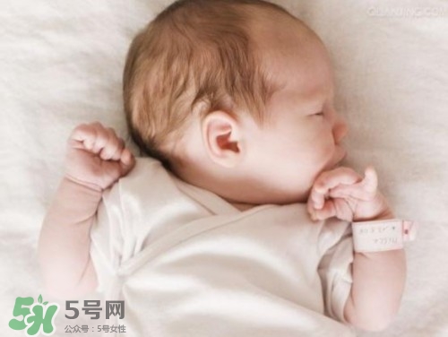 寶寶驚跳反應(yīng)什么時(shí)候消失？寶寶驚跳反射太頻繁怎么辦？