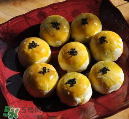 吃蛋黃酥會(huì)胖嗎？減肥可以吃蛋黃酥？