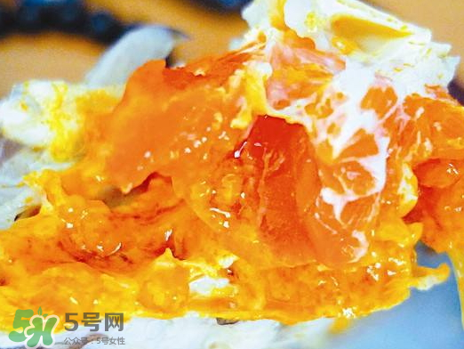 蟹黃是黑色的怎么回事？蟹黃中間有黑的是什么？