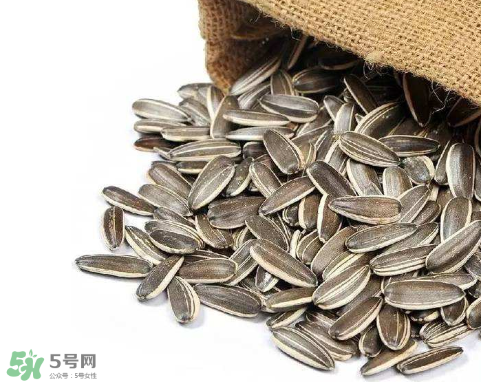 葵花籽是發(fā)物嗎？葵花籽致癌嗎？