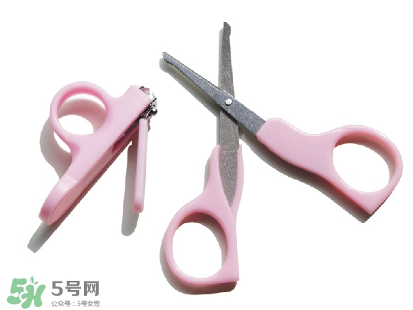 未滿月的寶寶可以剪指甲嗎？寶寶多久剪一次指甲？