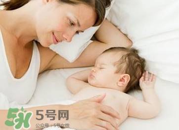 怎么哄寶寶入睡？哄寶寶睡覺(jué)的方法