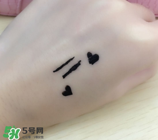 美寶蓮眼線液筆怎么樣？美寶蓮眼線液筆暈染嗎？