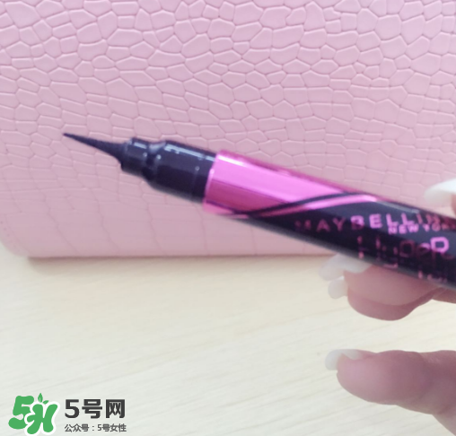 美寶蓮眼線液筆怎么樣？美寶蓮眼線液筆暈染嗎？