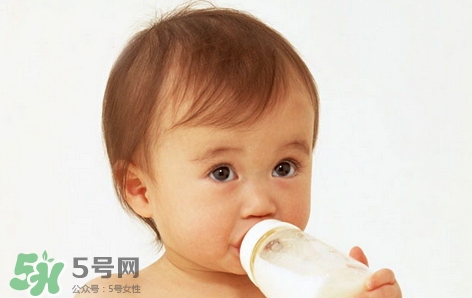 要上班了寶寶吃母乳怎么辦？要上班了寶寶不吃奶瓶怎么辦？