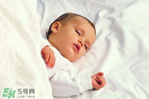 寶寶睡覺(jué)搖頭怎么回事？寶寶睡覺(jué)搖頭是缺鈣嗎？