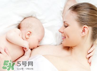 寶寶睡覺吃奶好嗎？寶寶睡覺吃奶怎么辦？