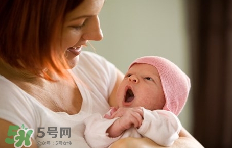 哄小寶寶乖乖睡覺(jué)的9大絕招 哄寶寶睡覺(jué)禁忌
