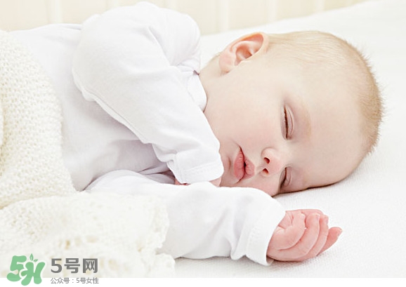 寶寶張嘴睡覺怎么回事？寶寶張嘴睡覺怎么糾正？