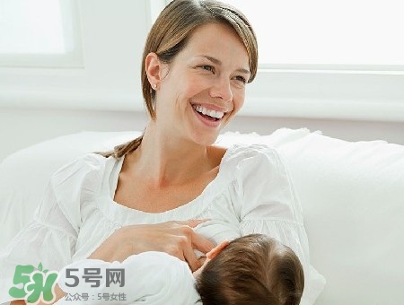 母乳到什么時(shí)候就沒營養(yǎng)了？母乳什么時(shí)候斷最好？