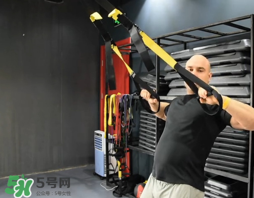 trx劃船一組做多少個？trx劃船每天做幾組？