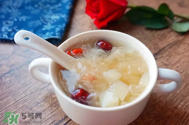 秋季養(yǎng)生食譜有哪些？秋季健康靠這些
