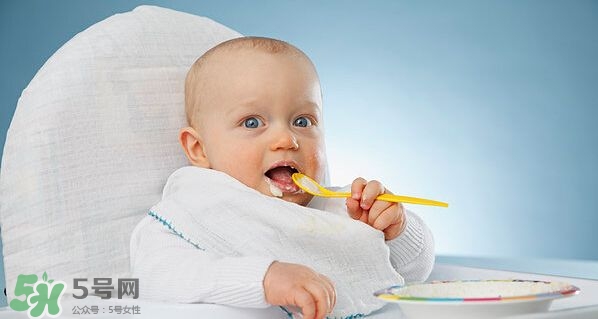 寶寶不吃輔食怎么辦？5個小妙招讓寶寶乖乖吃輔食